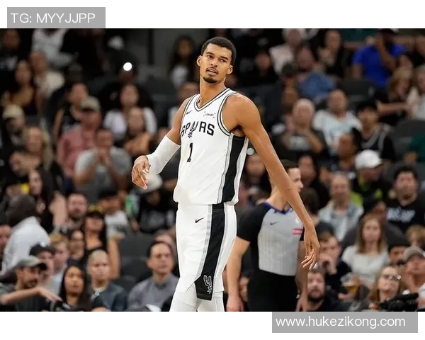 队史第二位!文班揭幕战砍至少30分10板 上一位是04年的邓肯 队史第二位!文班揭幕战砍至少30分10板 上一位是04年的邓肯