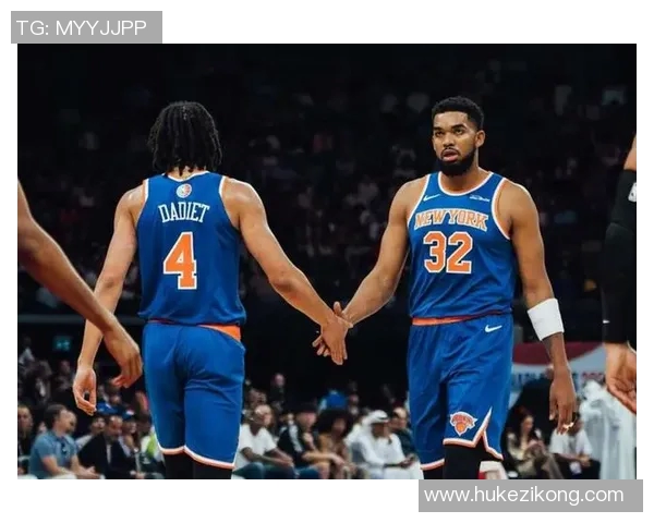 NBA杯决赛前瞻：马刺与尼克斯争夺冠军 文班福克斯对决唐斯布伦森